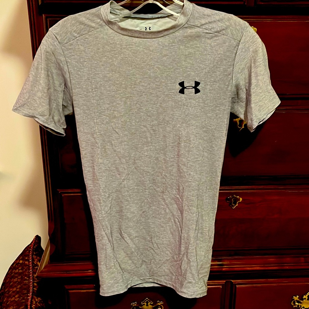 UNDER ARMOUR HEAT GEAR MENS SIZE SMALL GREY